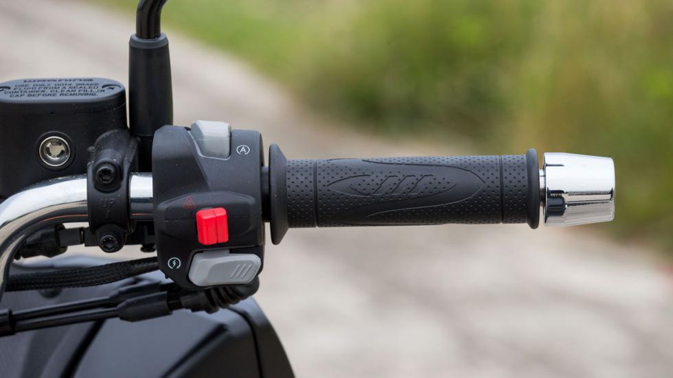 Δεξιός διακόπτης.

